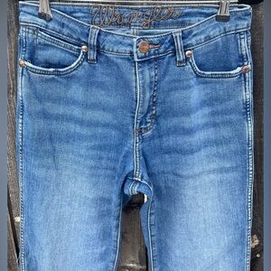 Wrangler Women’s Trouser Bootcut Jeans
Size 28 x 36.